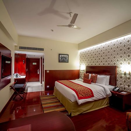 فندق Ramada By Wyndham Jaipur Jaisinghpura المظهر الخارجي الصورة