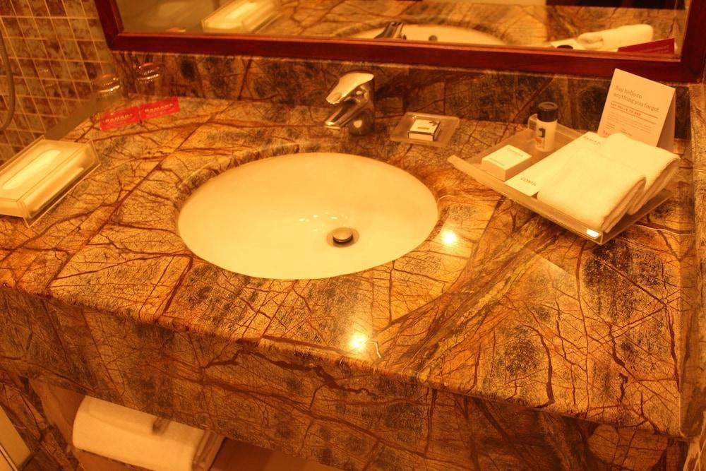 فندق Ramada By Wyndham Jaipur Jaisinghpura المظهر الخارجي الصورة