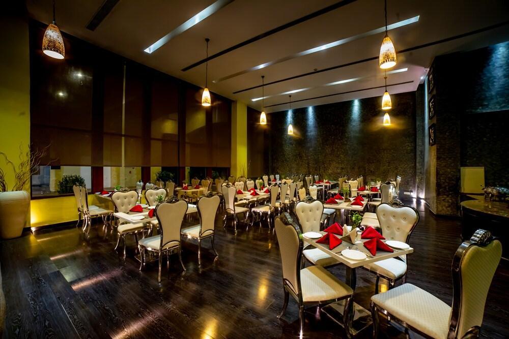 فندق Ramada By Wyndham Jaipur Jaisinghpura المظهر الخارجي الصورة