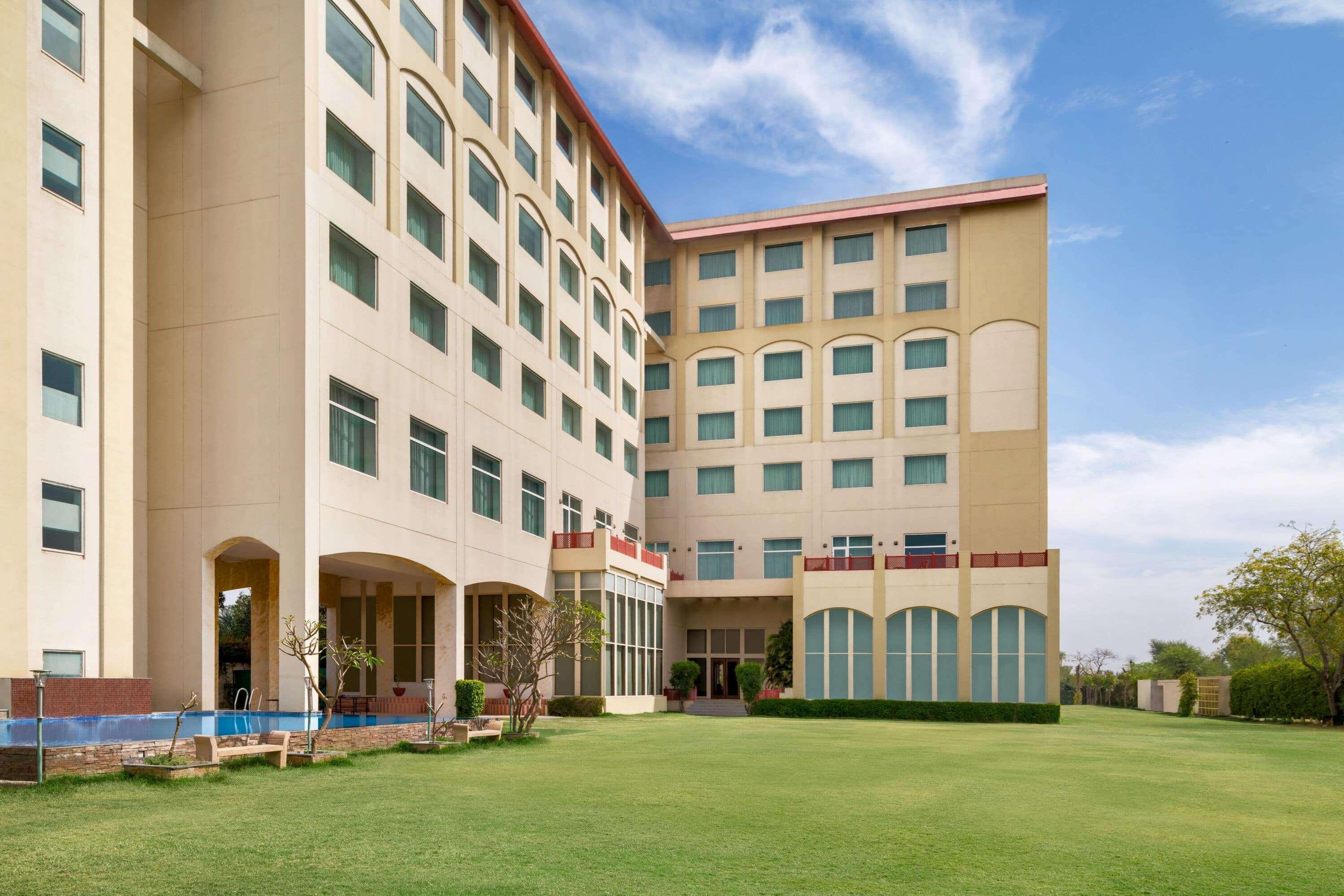 فندق Ramada By Wyndham Jaipur Jaisinghpura المظهر الخارجي الصورة